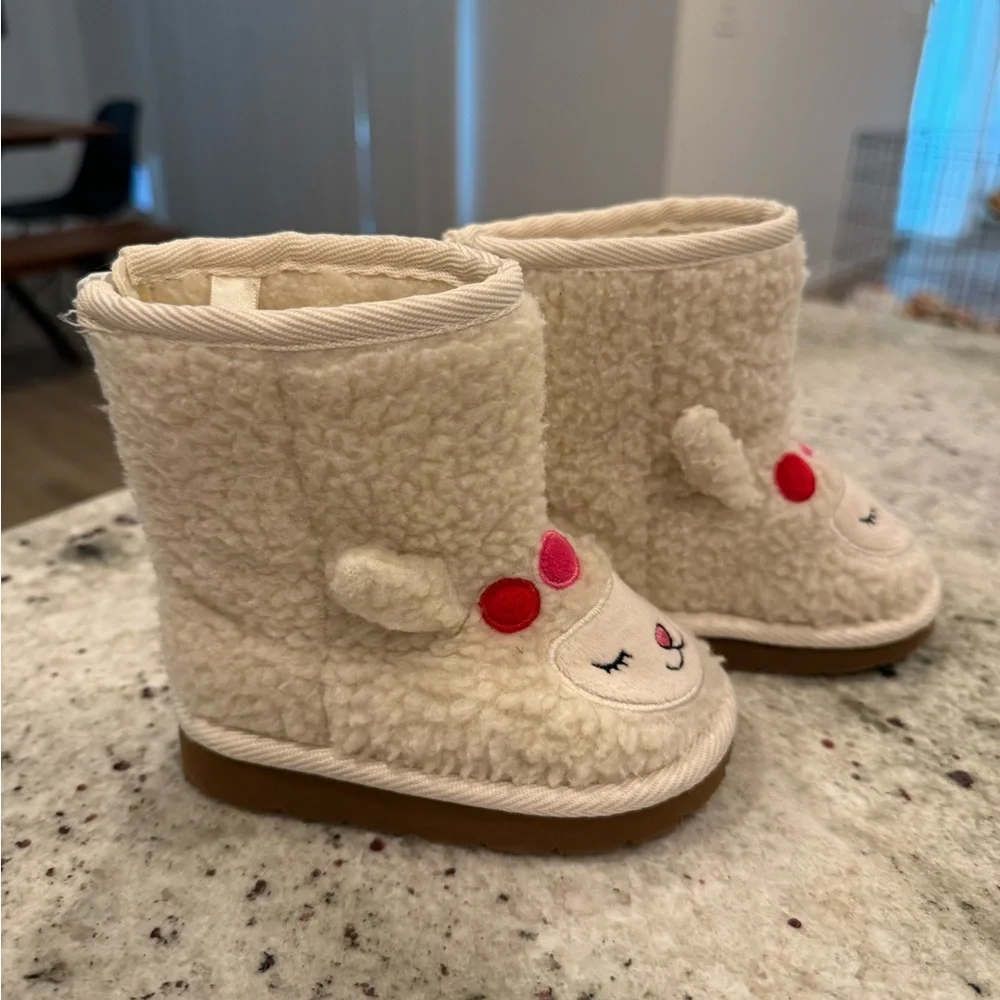 Baby Gap Sherpa Llama boots size 5